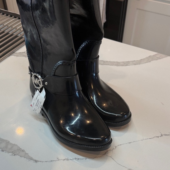 Michael Kors Shiny Black Riding Boots - Picture 3 of 6